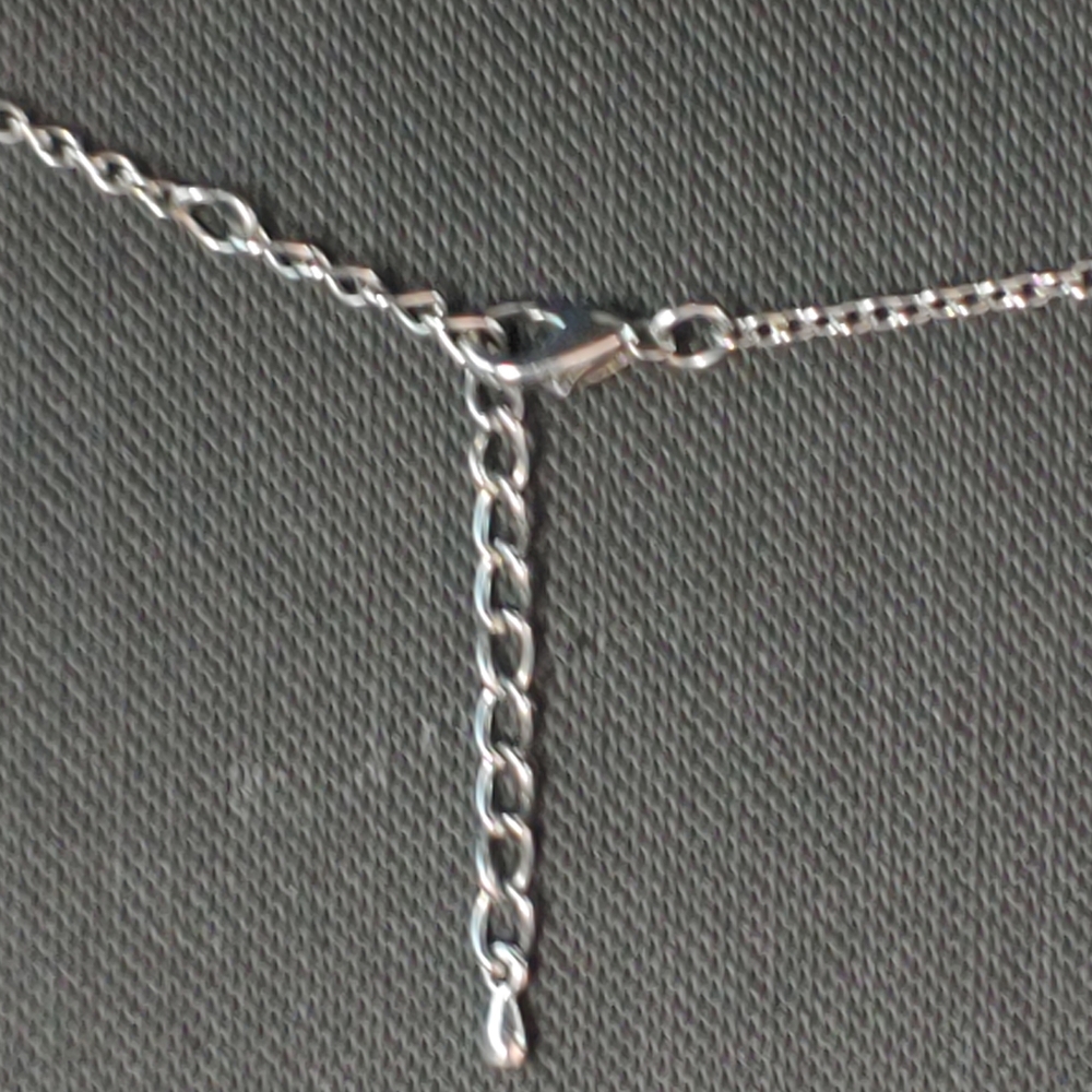 Silvertoned Pendant - Picture 3 of 3